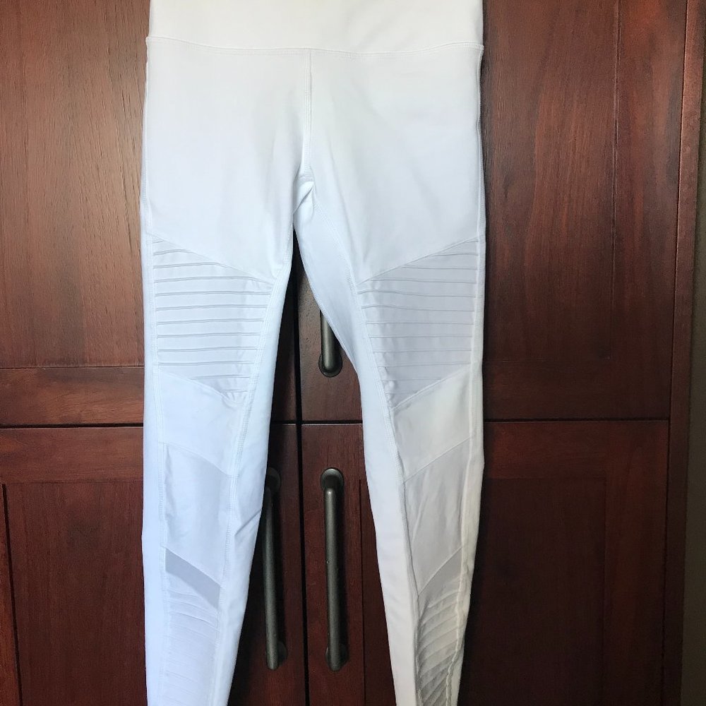 Alo Yoga Moto legging